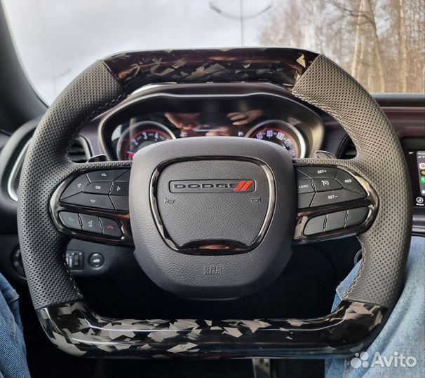 Карбоновый руль для Dodge Challenger