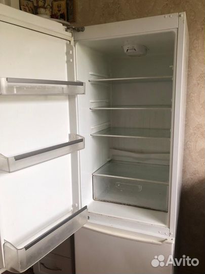 Холодильник vestel