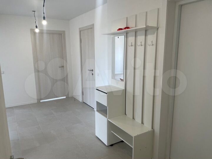 3-к. квартира, 85 м², 8/33 эт.