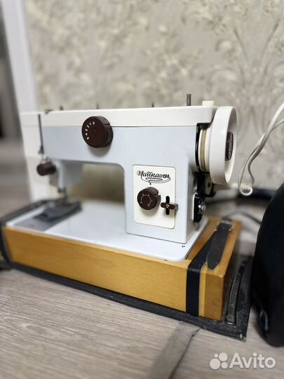 Швейная машинка чайка 134
