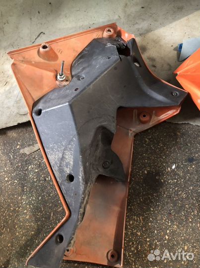 Ktm 950 adventure боковой пластик