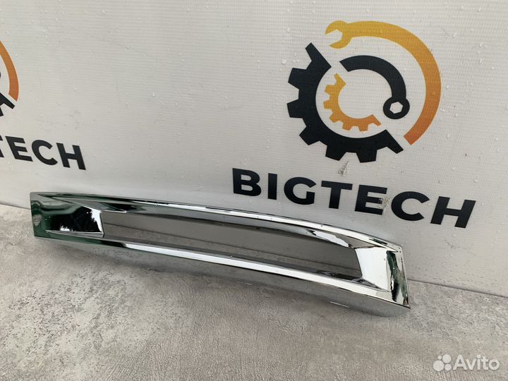 Накладка дхо левая Mercedes A2048853974