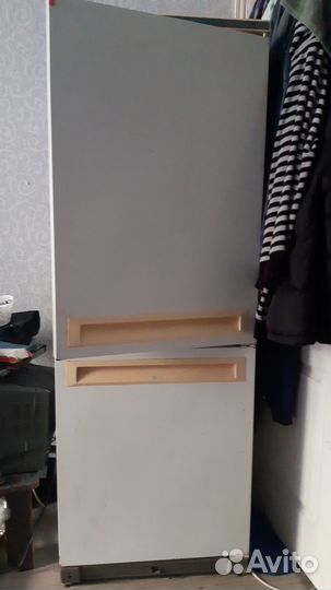 Холодильник,работает только морозилка