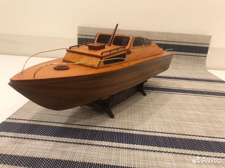 Модель катера, яхты из дерева 