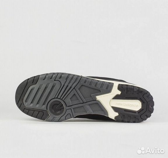 Модели New Balance 550: размеры 40-44 в наличии