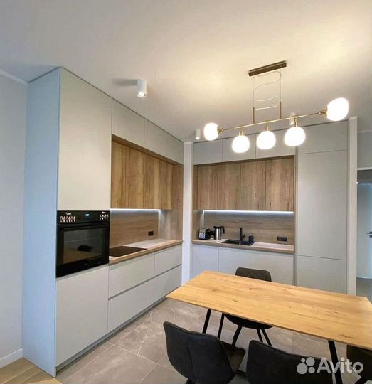 Кухня под потолок любого размера