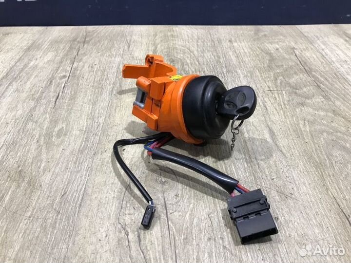 Замок зажигания Лада Калина 1.6 80 Л.С. 2006