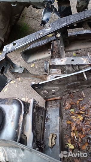 Лонжерон renault logan Лев