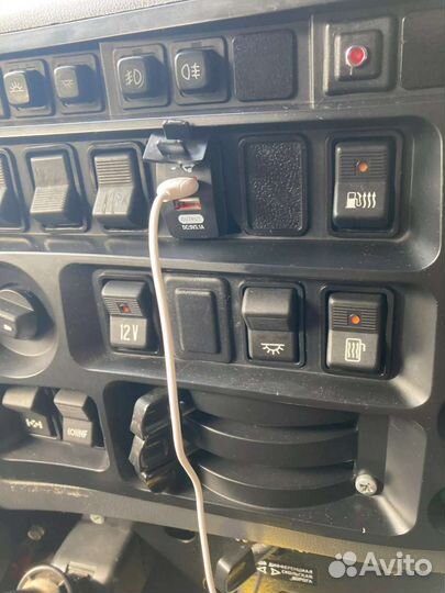 Зарядное устройство для телефонов в панель