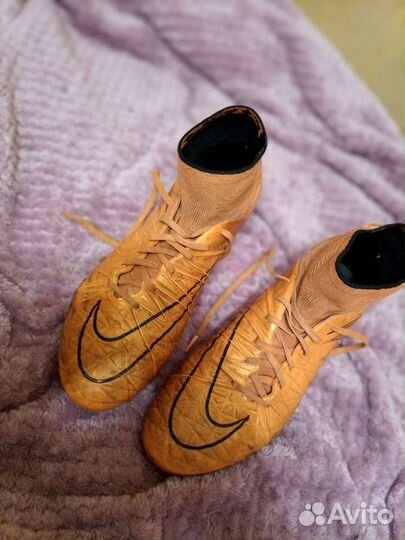 Футбольные бутсы