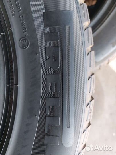 Pirelli Winter Sottozero 3 215/60 R16 99H