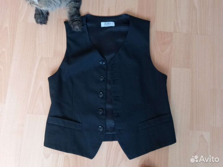 Жилет черный школьный 140