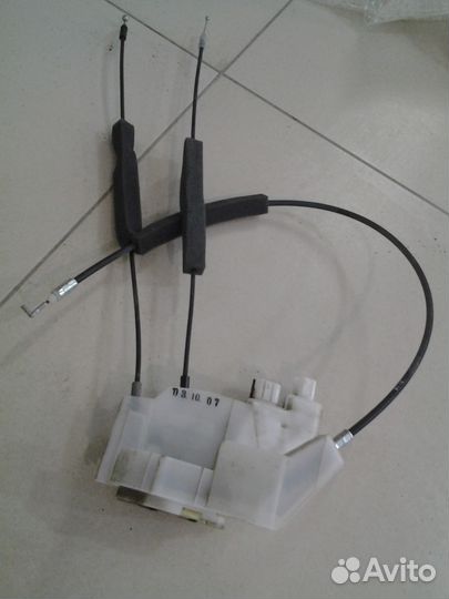 Субару легаси 2006г замок двери задней правой