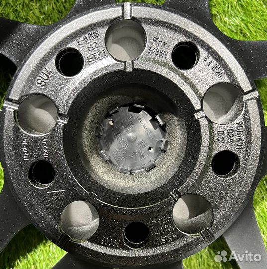 Одноширокие, кованные диски Porsche Macan, 8J