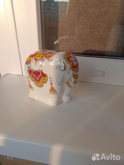 Фарфоровая статуэтка Слон(Татьяне)