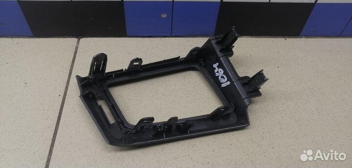 Дефлектор воздушный RAV 4 2013