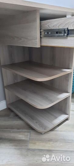 Письменный стол