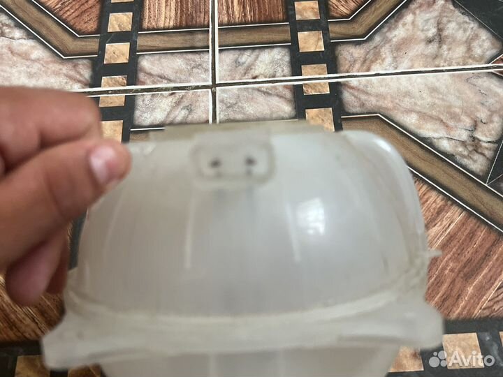 Раширител бачок фолтсфаген polo