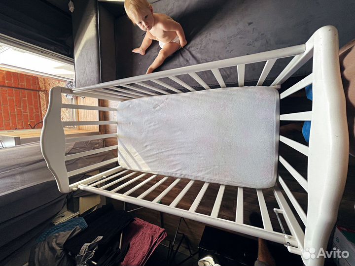 Детская кровать на колесах