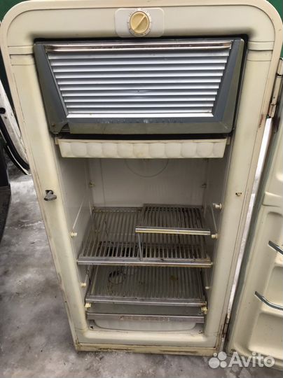 Холодильник ЗИЛ СССР круглый