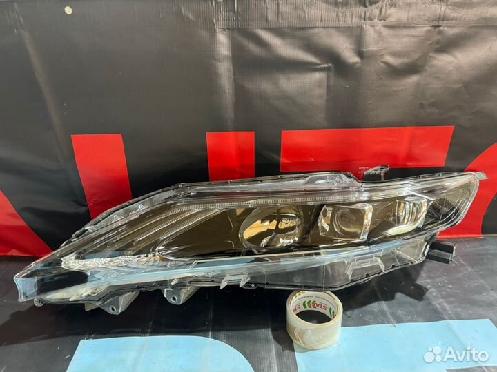 Фара Toyota Harrier ZSU60W левая 48-147