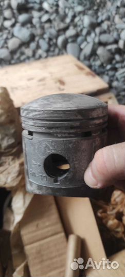 Запчасти на москвич. Гильзы, поршня, пальцы