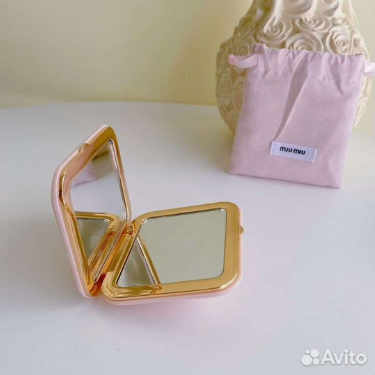 Итальянский бренд miu miu зеркало