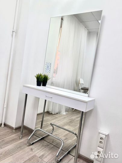 Парикмахерское зеркало