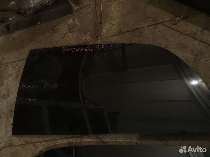 Стекло заднее глухое Крайслер Гранд Вояджер 3