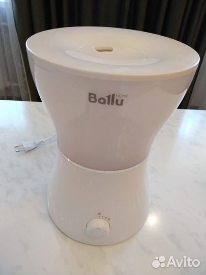 Увлажнитель воздуха Ballu UHB-300 белый