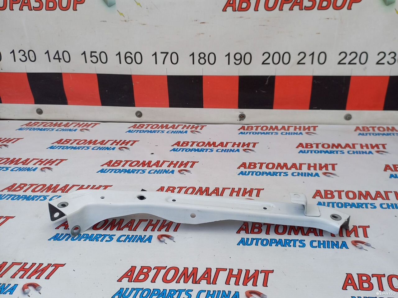 Кронштейн телевизора правый Омода С5