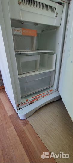 Холодильник indesit