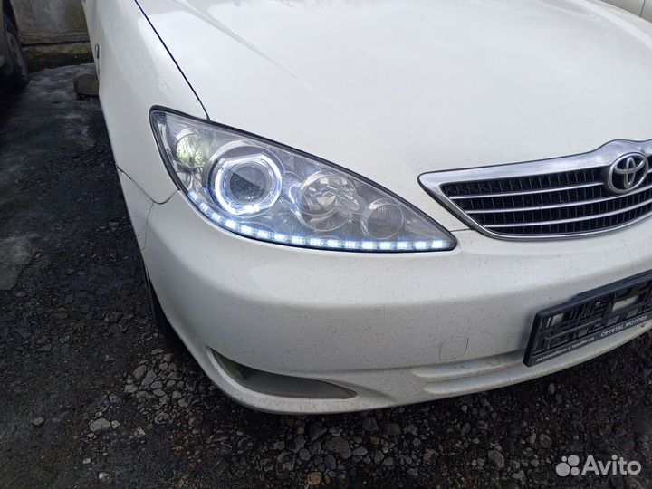 Фары на toyota camry 30