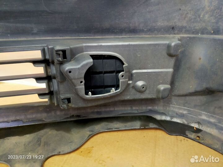 Бампер Nissan Wingroad, передний Y11 с решеткой