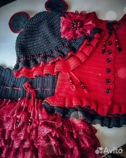 Вязаный комплект для девочки
