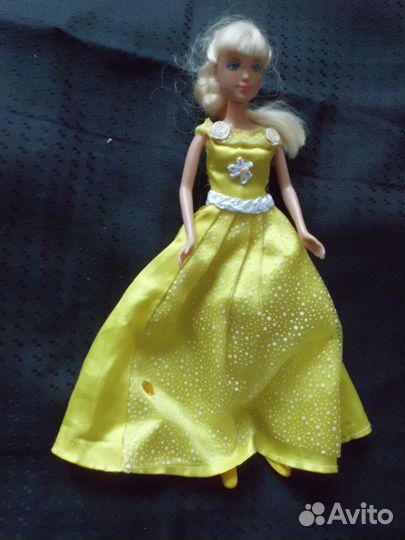 Кукла барби с одеждой