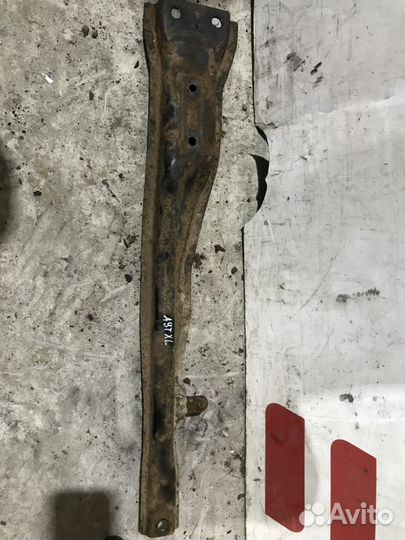 Балка передняя продольная Mitsubishi Outlander II