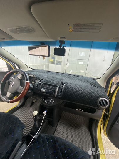 Накидка на панель nissan note