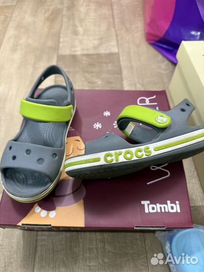 Сандалии crocs