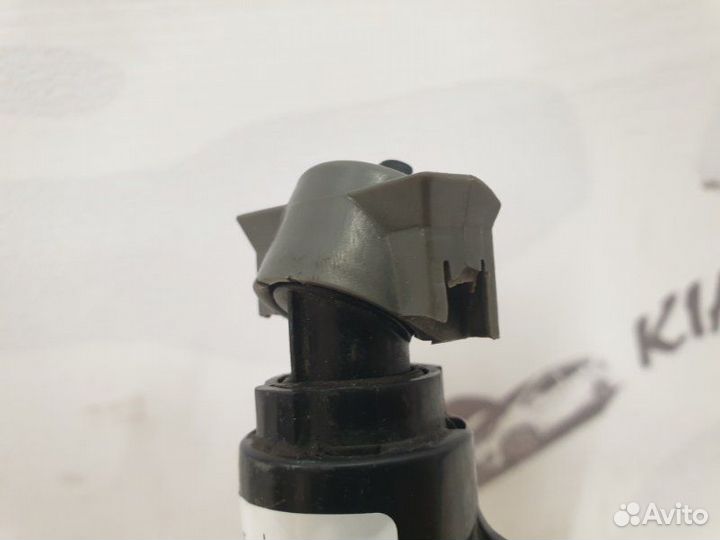 Форсунка омывателя фар передняя левая Kia Ceed JD