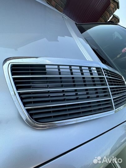 Решетка радиатора mercedes w210