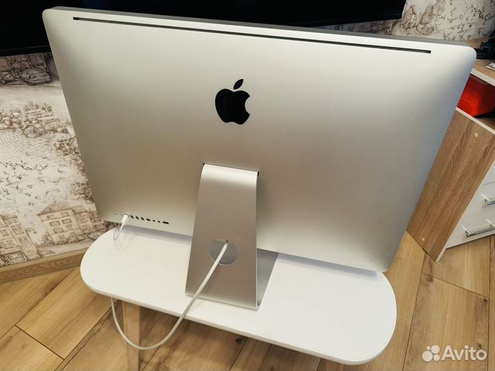 Продам Apple iMac 27 2011 год