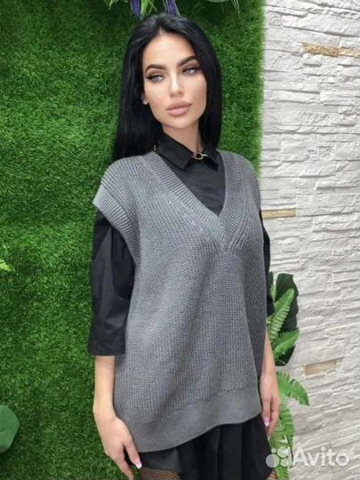 Жилет вязаный женский