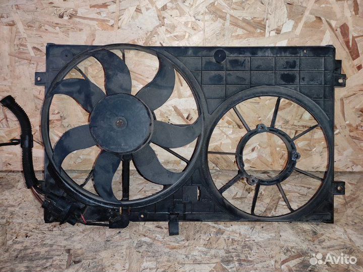 Вентилятор радиатора Volkswagen Passat B6 BLR 2006