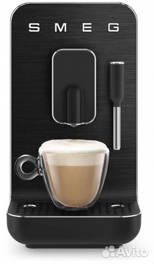 Автоматическая кофемашина Smeg BCC02, черный матов