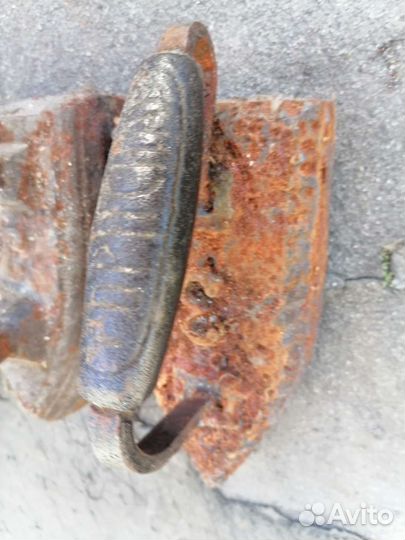 Чугунный утюг