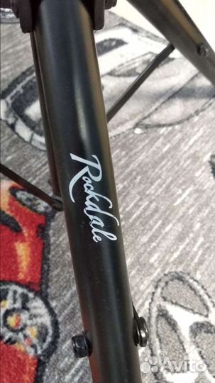 Оркестровый пюпитор, удобен в качестве мольберта