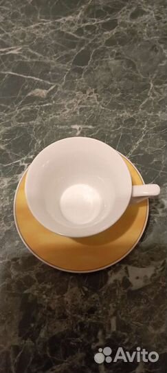 Кофейные чашечки и детская бутылка