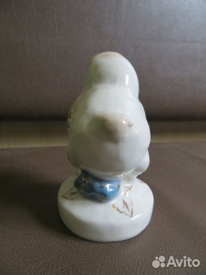 Фарфоровая статуэтка