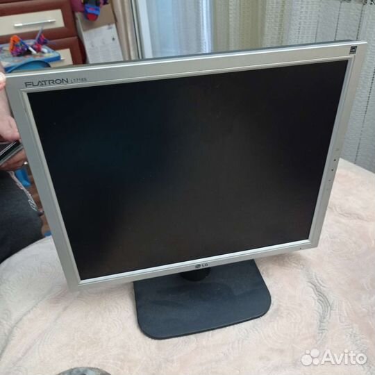 Монитор LG flatron l1718s-sn